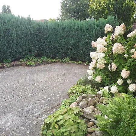 Holiday home Blockhausperle Im Grunen *